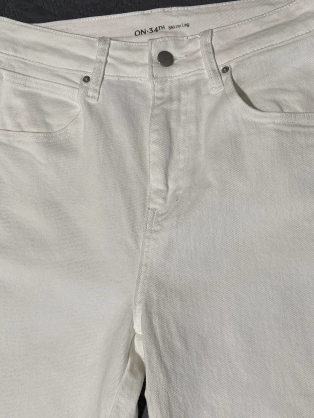 Women’s White Cropped Skinny Leg Jeans. New Size 18